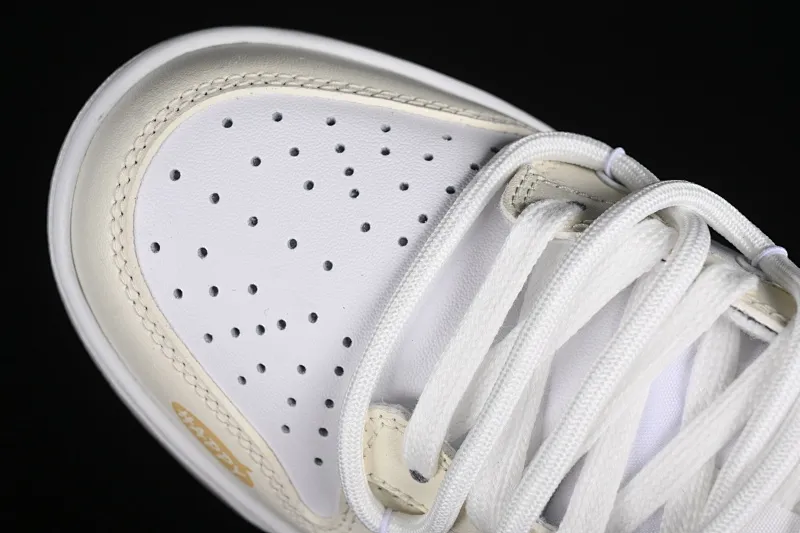 All categories Nk SB Dunk series Nk SB Dunk Low low-top sneakers Nk Dunk Low Cake Bear Jiuqi white and yellow low-top casual sneakers FN8913-141